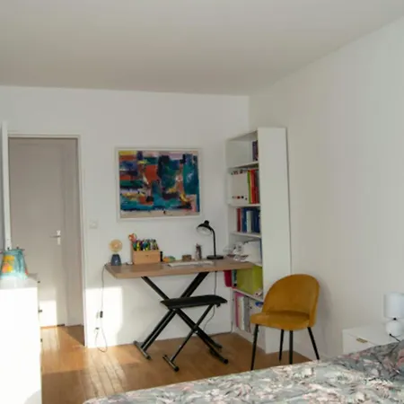 Apartment Quiet Near The Marais Balcony Paris